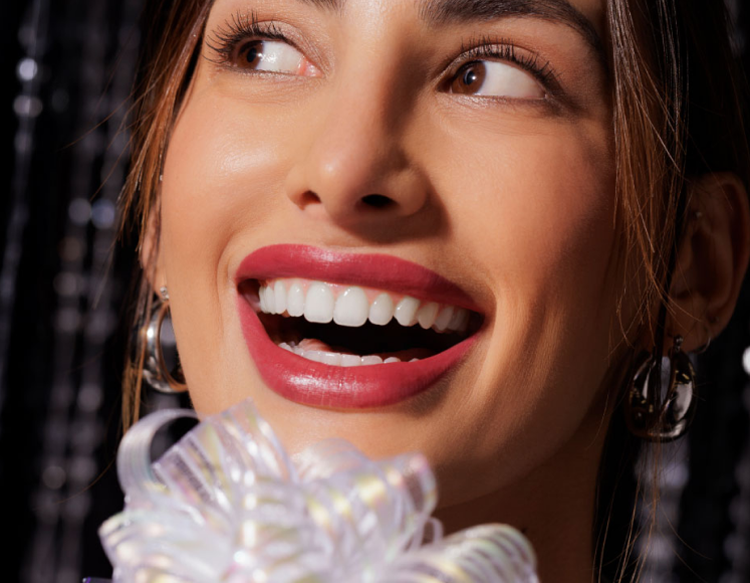 model with gift model with gift